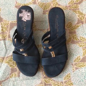 Contesa like new 9 1/2 wedge